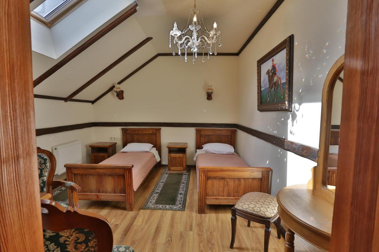 Hotel Fortetsya Hetmana Hatne Exterior foto